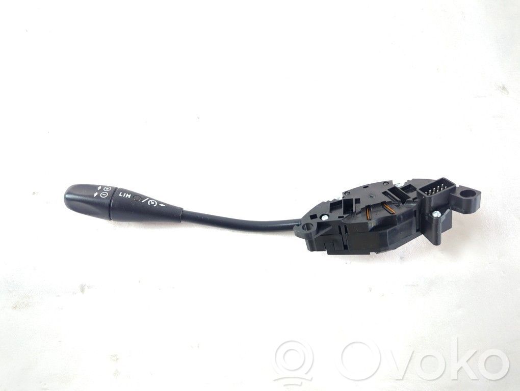 Mercedes-Benz B W245 Pulsanti/interruttori sul volante