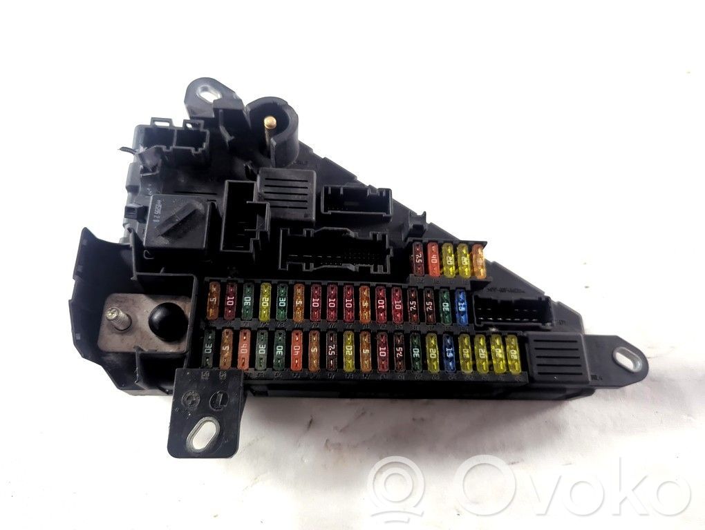 Module de fusibles   6906618