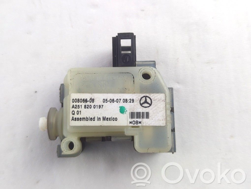 Mercedes-Benz ML W164 Serratura del tappo del serbatoio del carburante