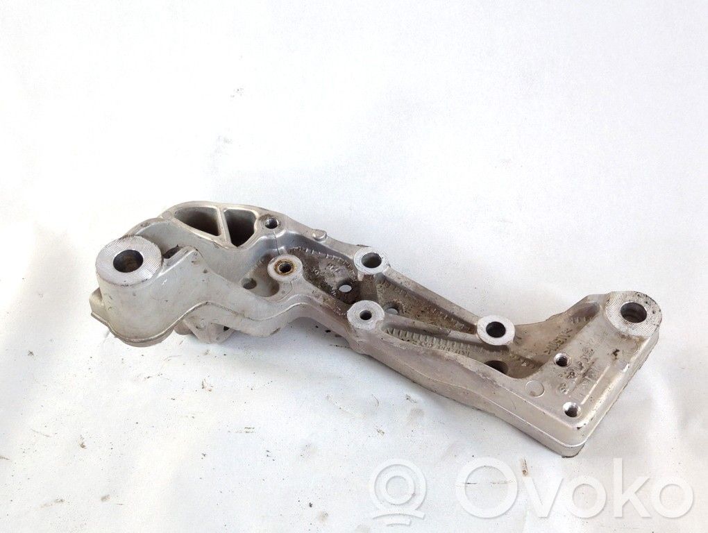 Volkswagen Golf VI Suport motor 