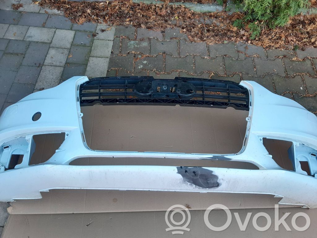 Front bumper   8T0807233C