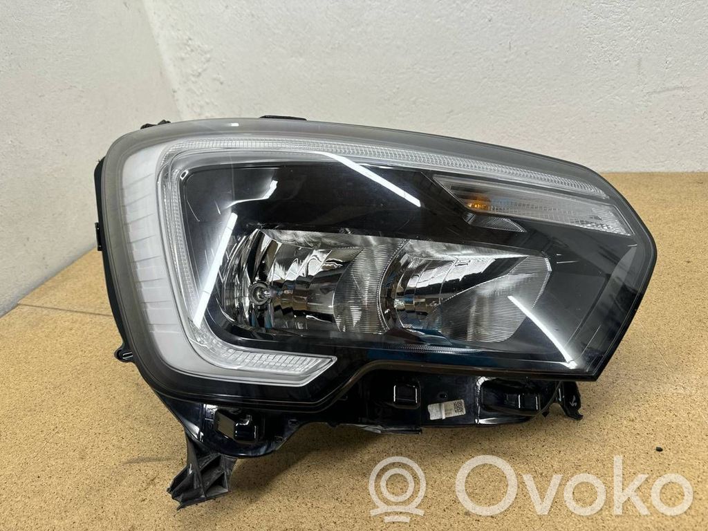 Renault Master III Lampa przednia 