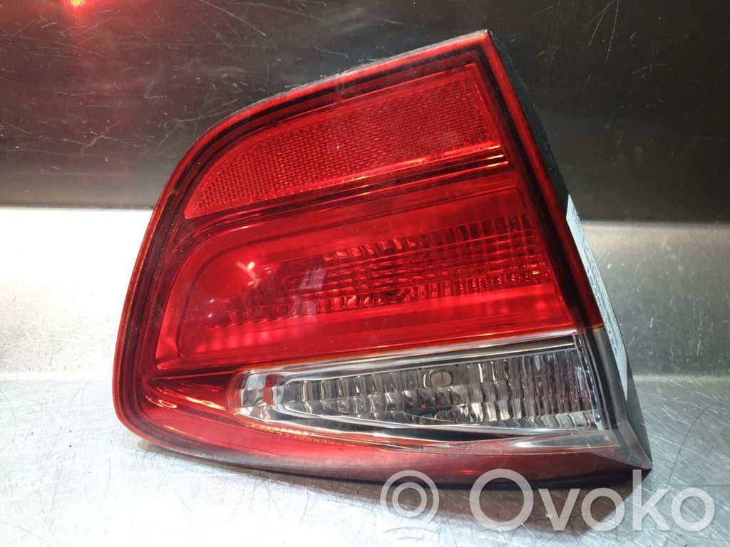 KIA Rio Galinis žibintas dangtyje 