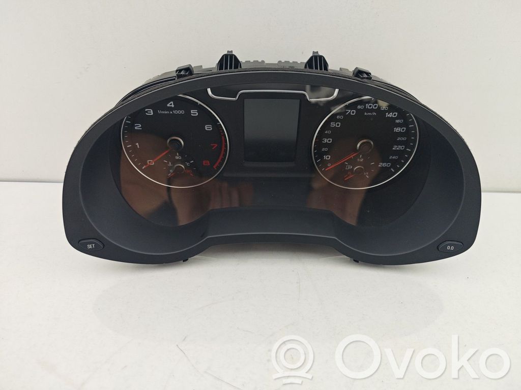 Audi Q3 8U Geschwindigkeitsmesser Cockpit 