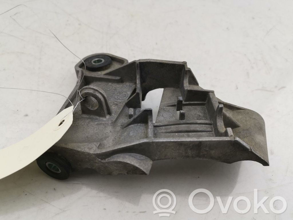 Engine mount bracket   7H0711781D