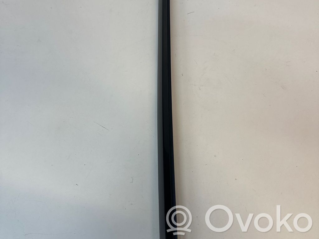 Peugeot 3008 II Windshield trim 
