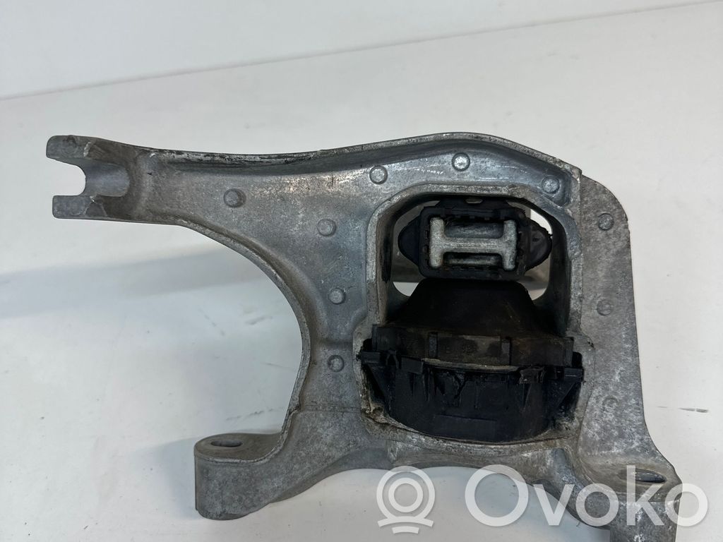 Peugeot 308 Engine mount bracket 
