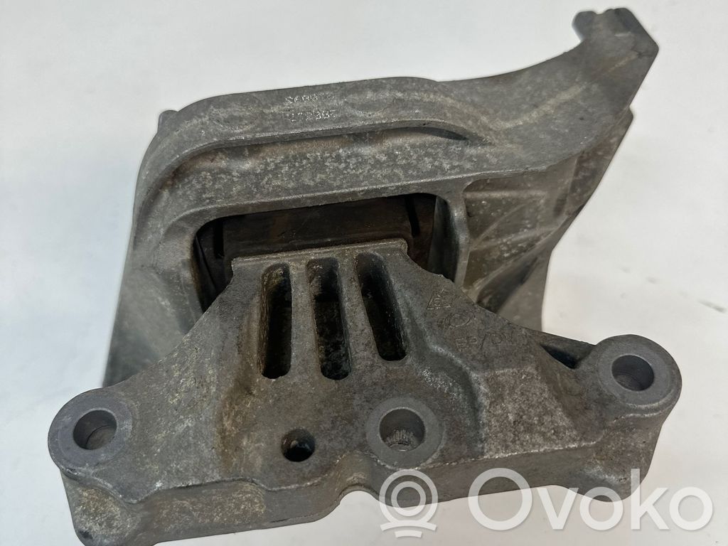 Peugeot 308 Engine mount bracket 