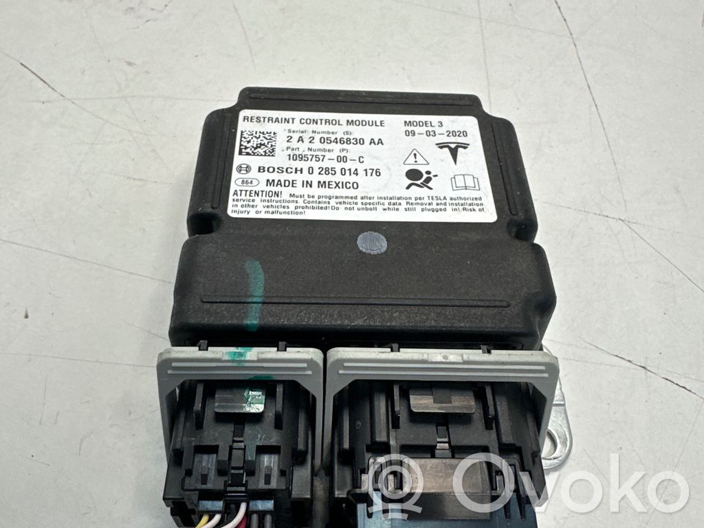 Tesla Model Y Airbag control unit/module 