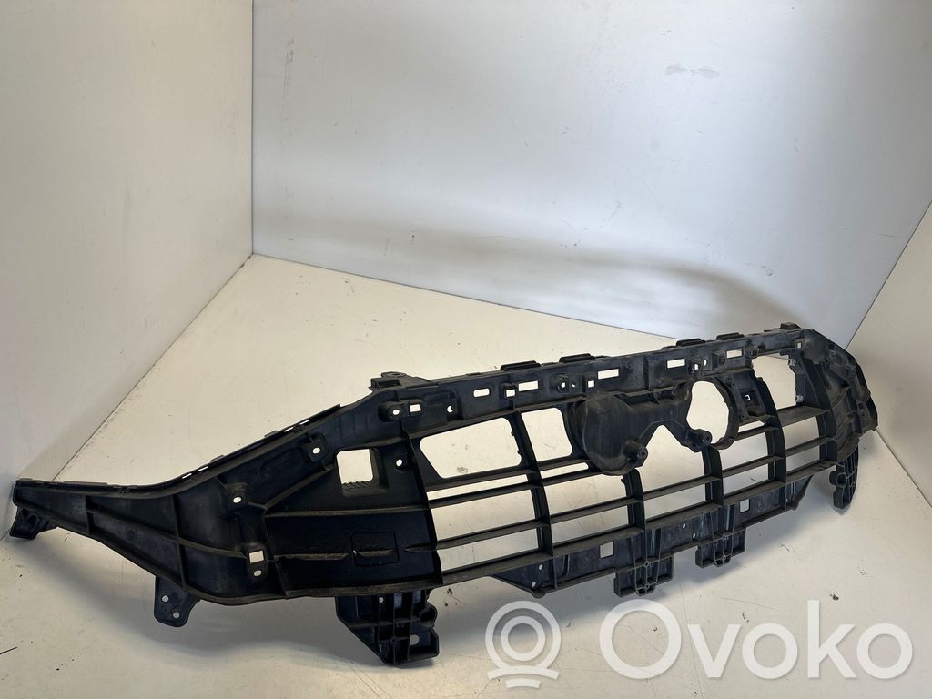Audi e-tron Front bumper upper radiator grill 