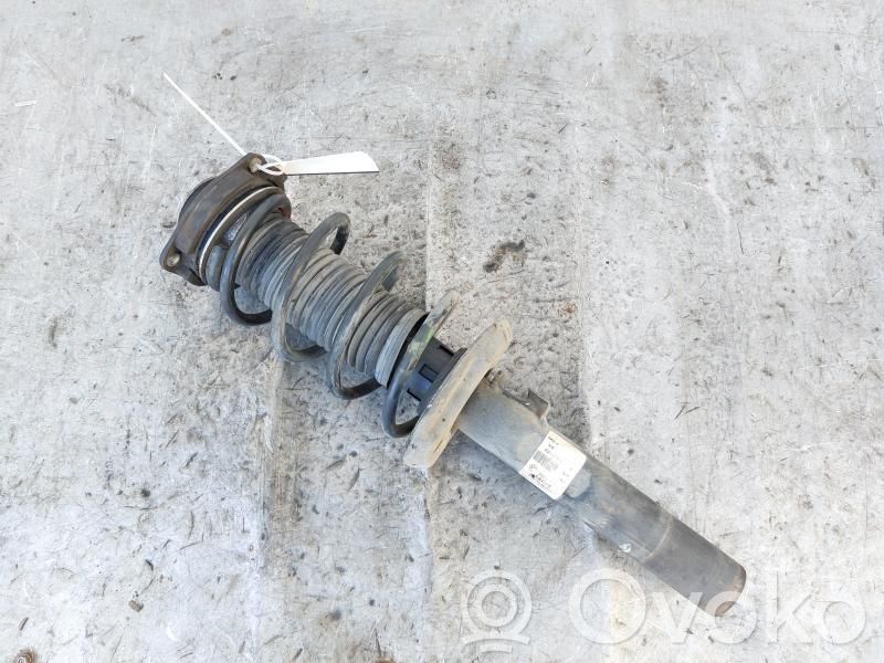 Volkswagen Jetta VI Amortyzator przedni 