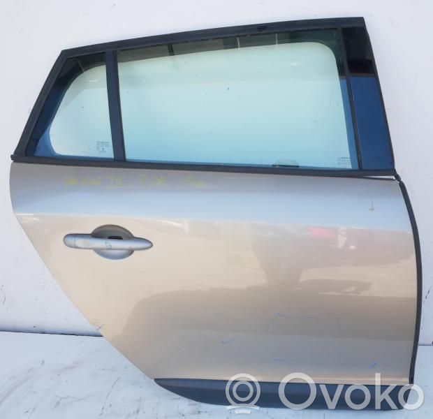 Galinės durys   821007080R