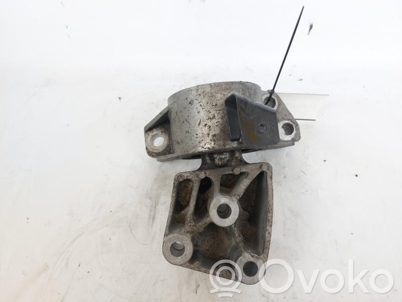 Fiat Doblo Engine mount bracket 