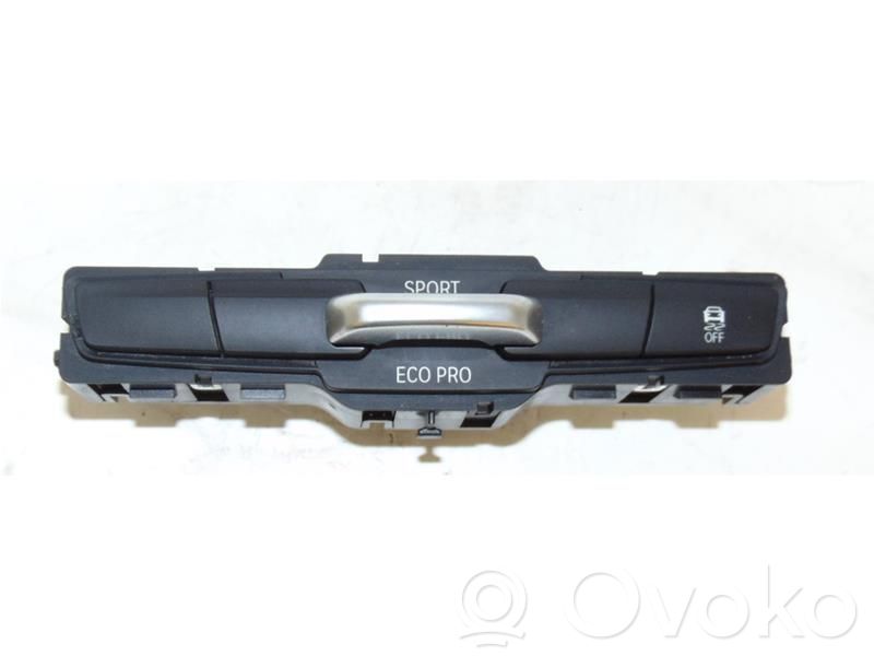 BMW 2 F46 Consola central 