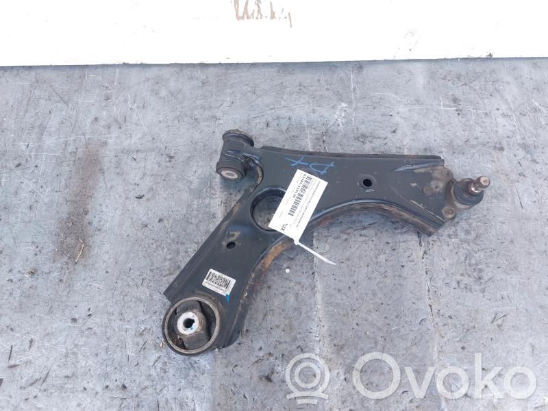 Fiat 500L Basculă inferioară față 
