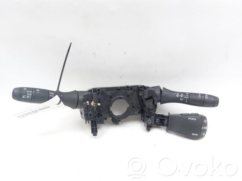 Dacia Sandero Light switch 