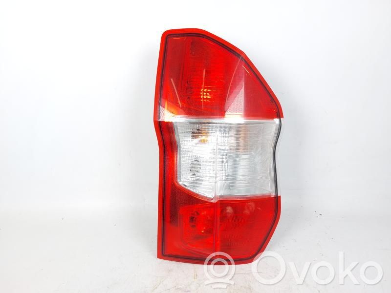 Ford Transit Courier Aizmugurējais lukturis virsbūvē 