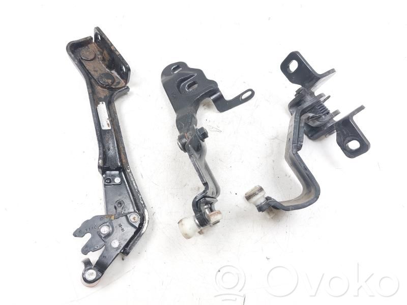 Bisagra inferior de la puerta trasera   LK41V25000,LK41V25000