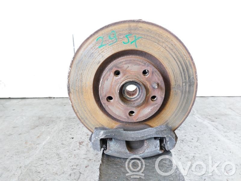 Fiat 500L Cubo de rueda delantera 