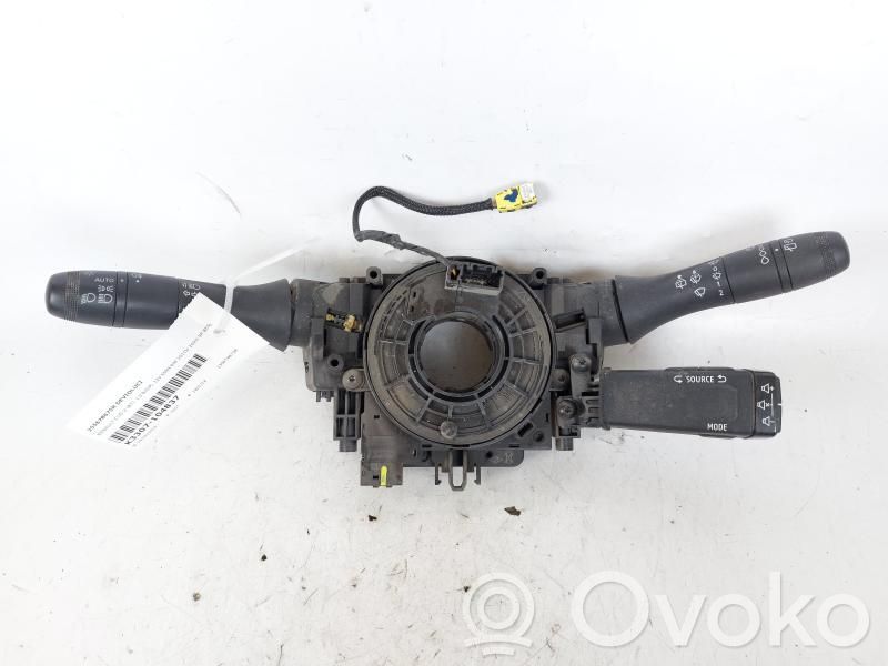 Renault Clio V Light switch 