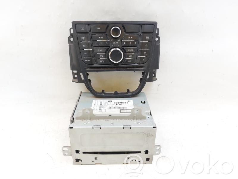 Panel / Radioodtwarzacz CD/DVD/GPS   22878353,22878353