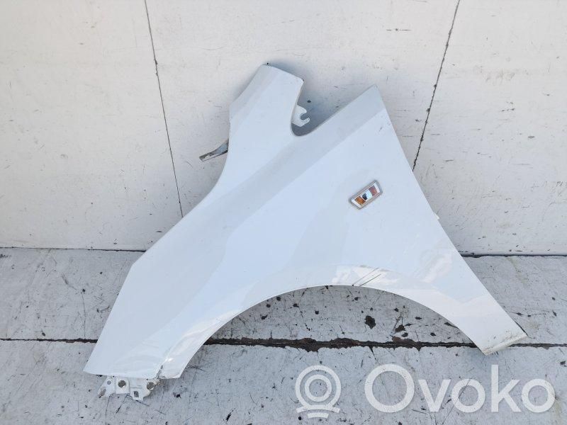 Opel Corsa E Priekšpusē bampera stūra daļa 
