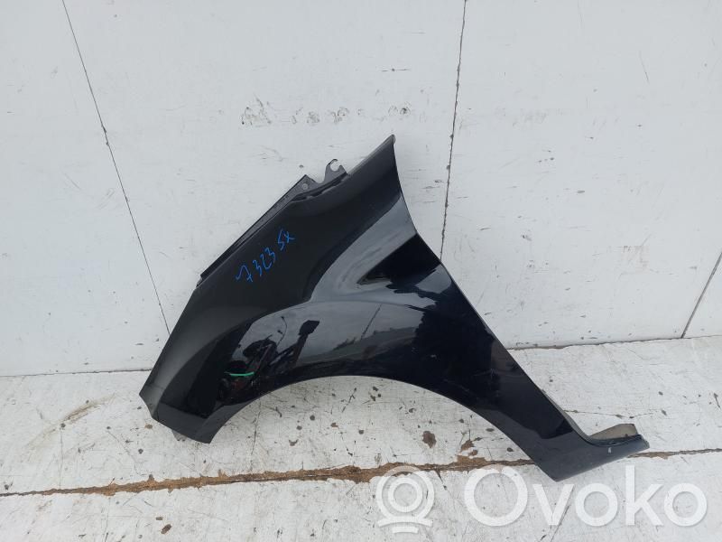 Ford Fiesta Kampinė priekinio bamperio dalis 