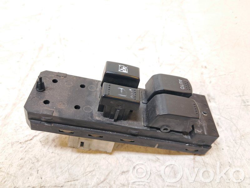 Suzuki SX4 Electric window control switch 