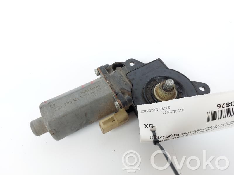 Ford Fiesta Macara ușă față cu motor