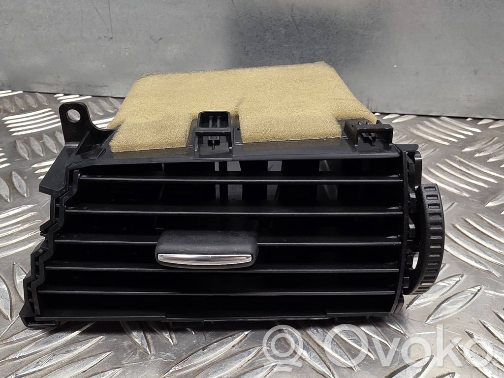 Mazda 6 Rejilla de ventilación central del panel 