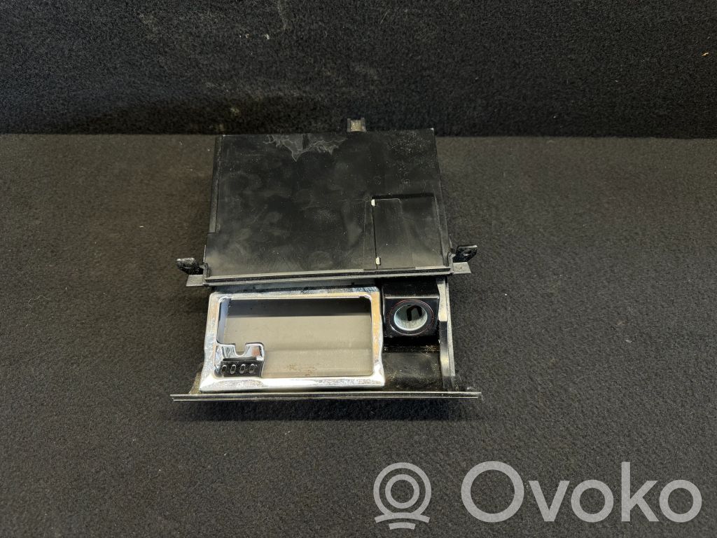 Audi A6 S6 C5 4B Cendrier 