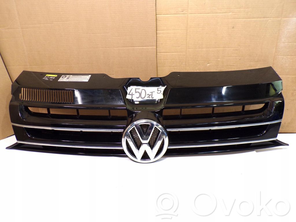 Volkswagen Multivan T5 Etupuskurin ylempi jäähdytinsäleikkö 