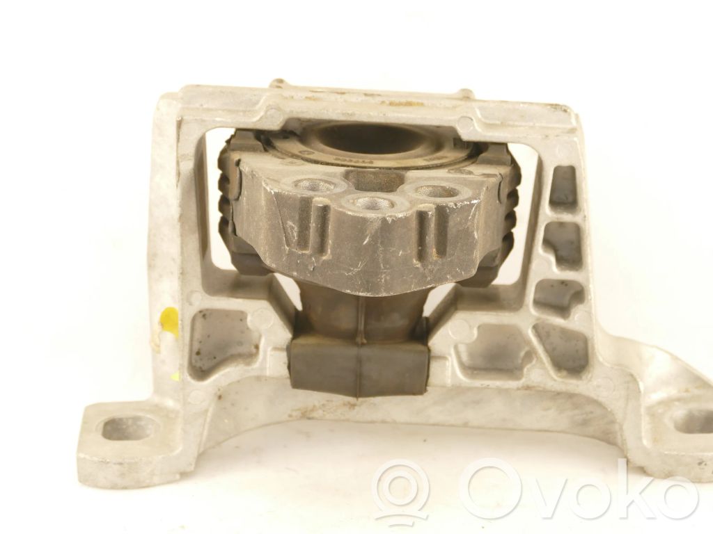 Ford Kuga II Engine mount bracket 