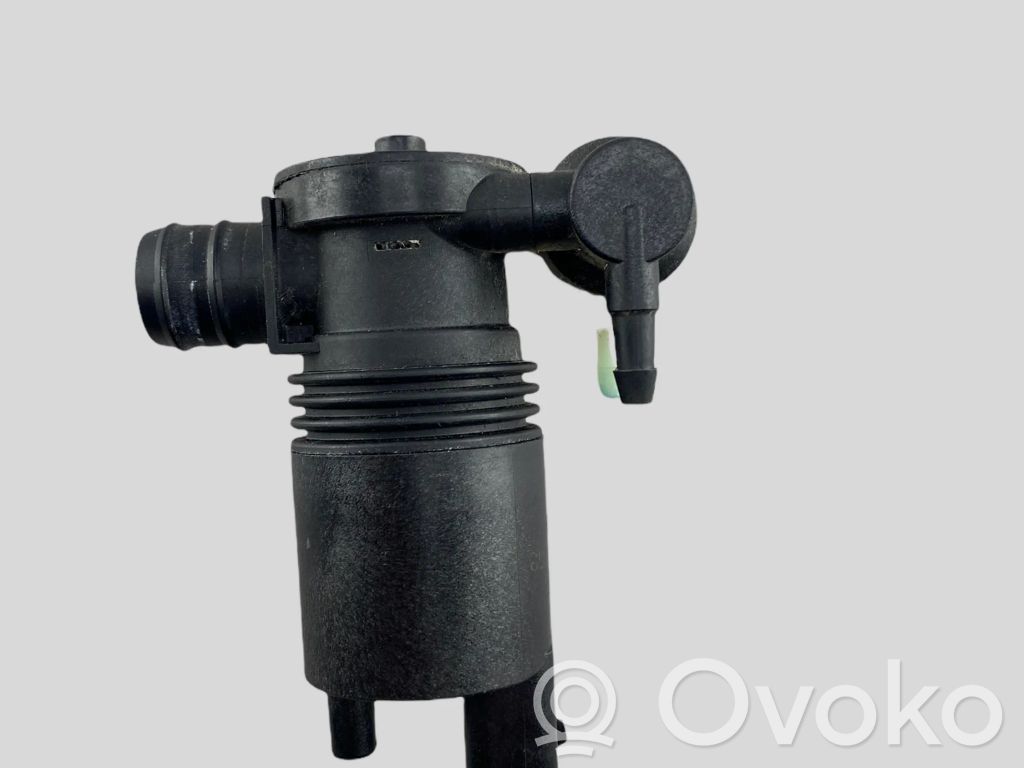 Nissan X-Trail T32 Windscreen/windshield washer pump 
