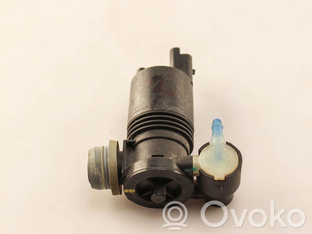 Nissan X-Trail T32 Windscreen/windshield washer pump 