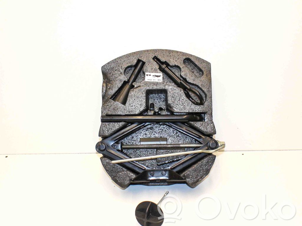 Ford Mondeo MK IV Otros elementos de revestimiento del maletero/compartimento de carga 