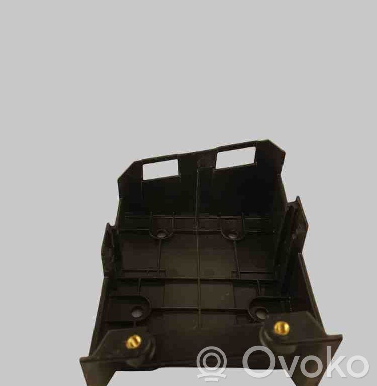 Pidike (kiinnike)   LJ6T14D190CA