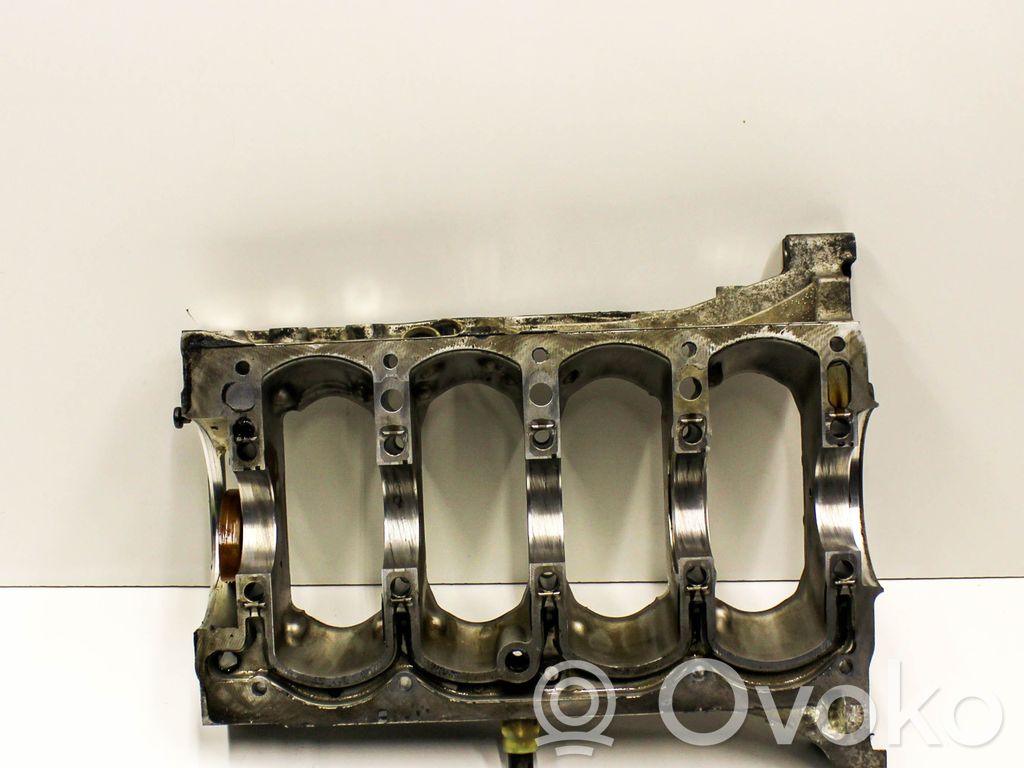 Engine block   31401922AA
