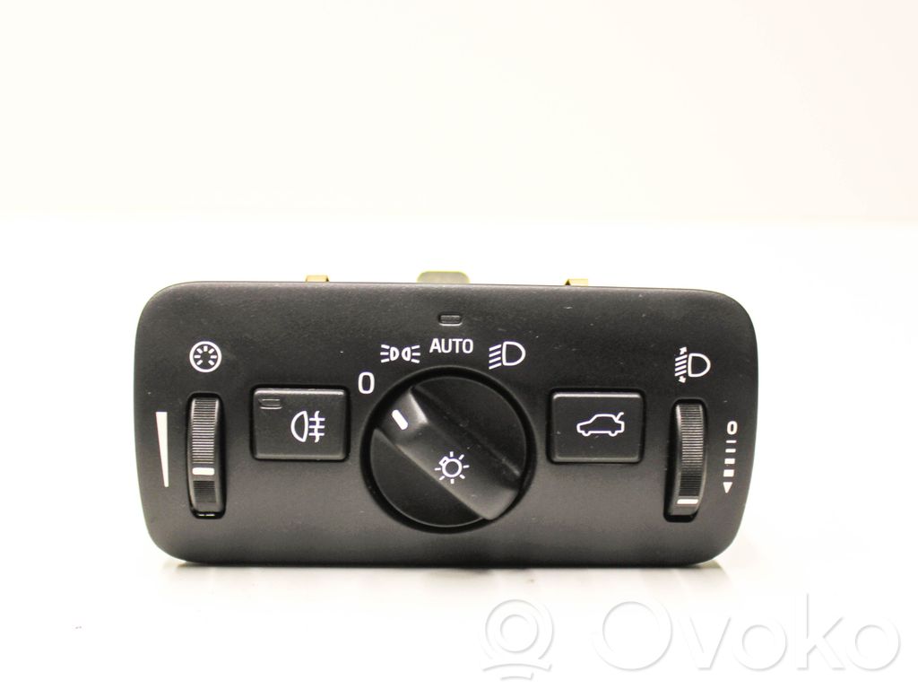 Light switch   30739425