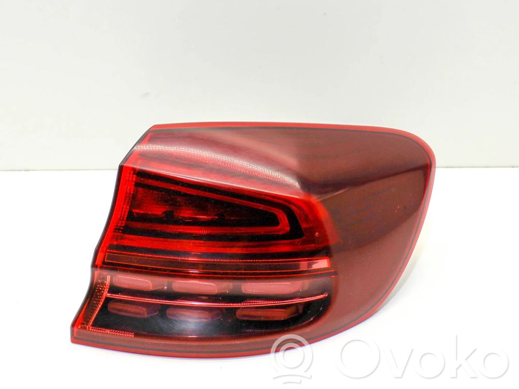 Rear/tail lights   92402J7150