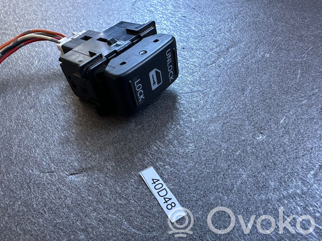Elektrisko logu slēdzis   252105X00A