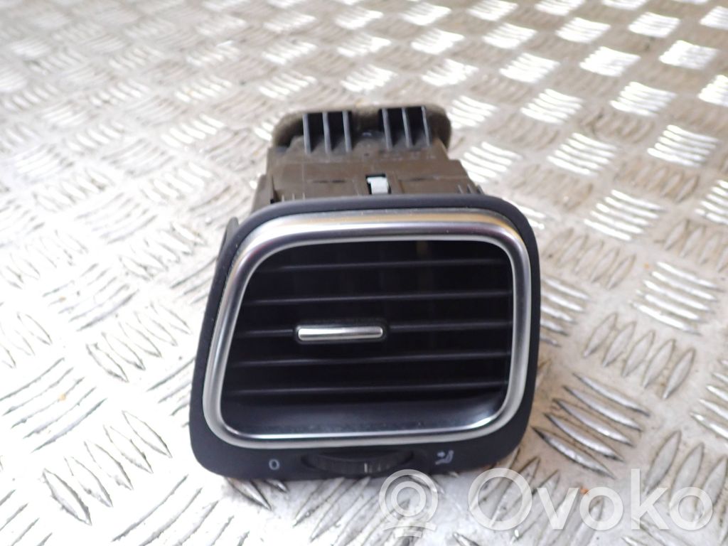 Volkswagen Scirocco Moldura protectora de la rejilla de ventilación lateral del panel 