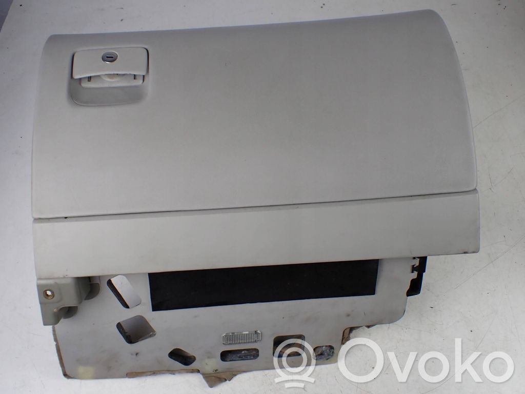 Audi A8 S8 D3 4E Guantera 