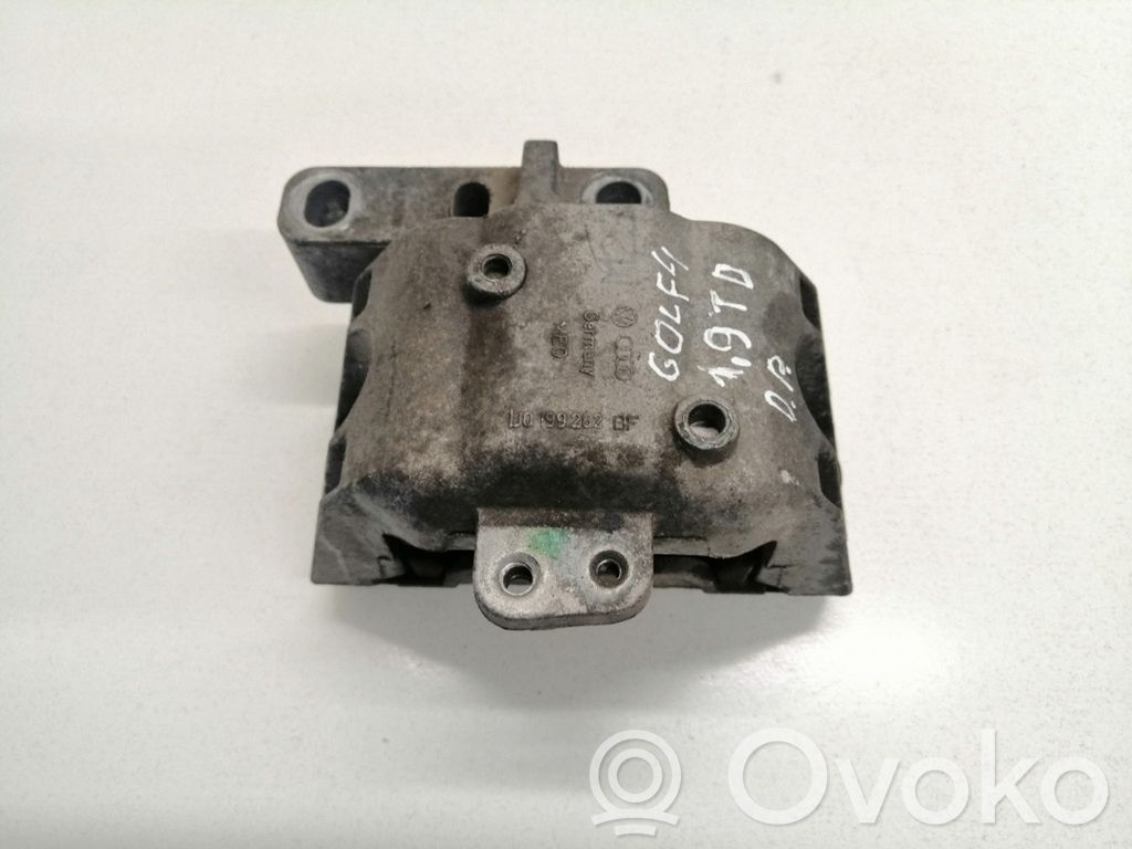 Volkswagen Golf IV Engine mount bracket 
