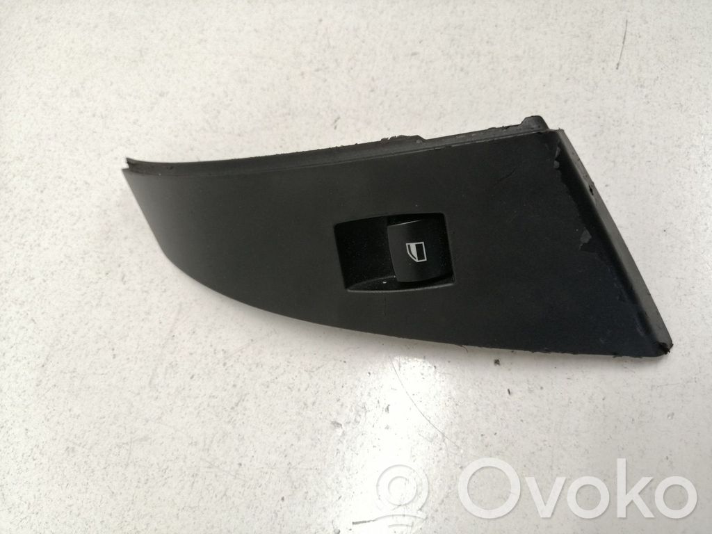 Electric window control switch   6940325AI,15939806