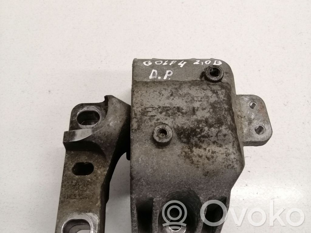 Volkswagen Golf IV Engine mount bracket 