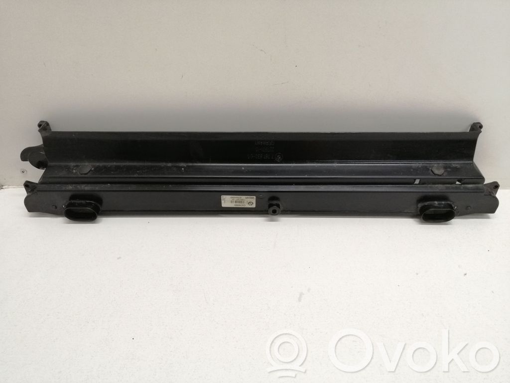 BMW 5 E60 E61 Radiatoru dekoratīvā apdare 