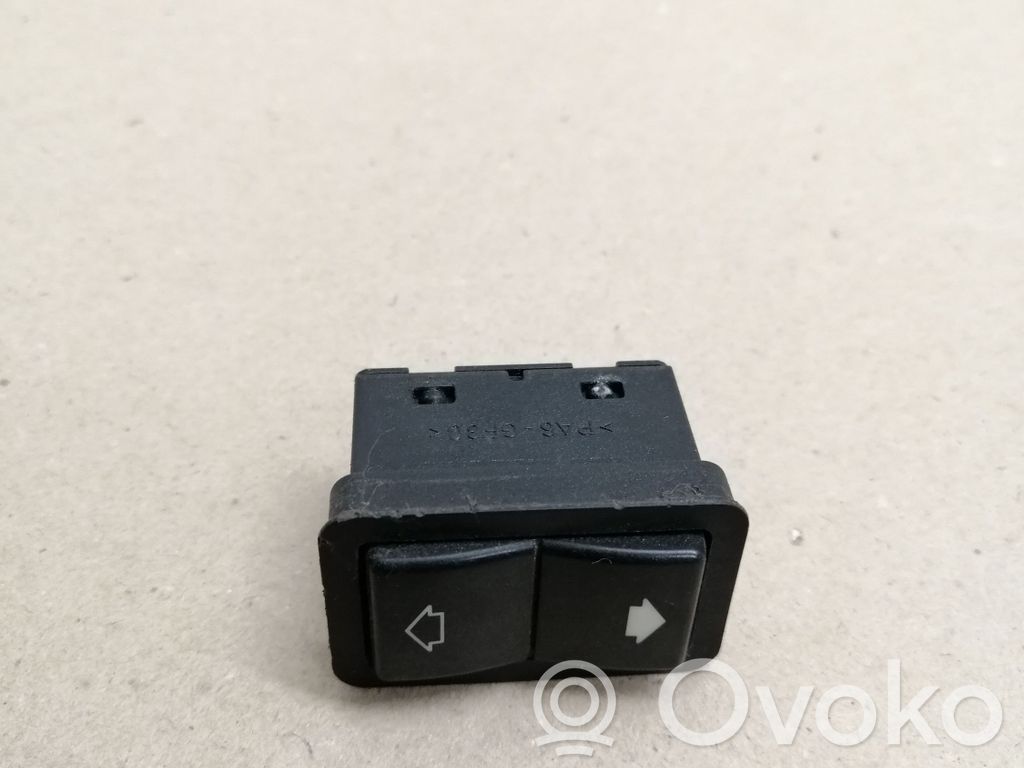 Electric window control switch   8368974