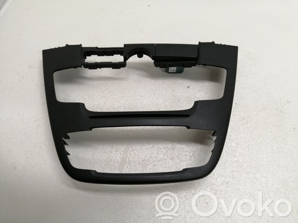 Opel Insignia A Radio/GPS head unit trim 