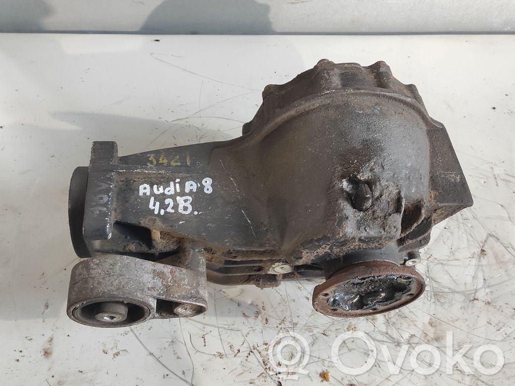Audi A8 S8 D2 4D Galinis reduktorius 